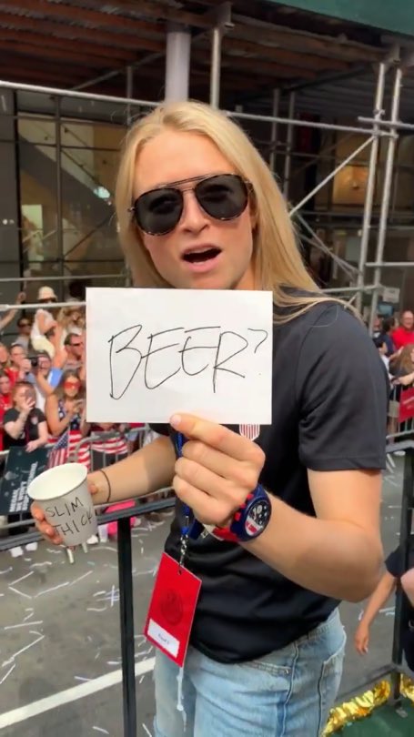 Happy birthday to World Champion <a href="/emilysonnett/">Emily Sonnett</a>!! 🍻