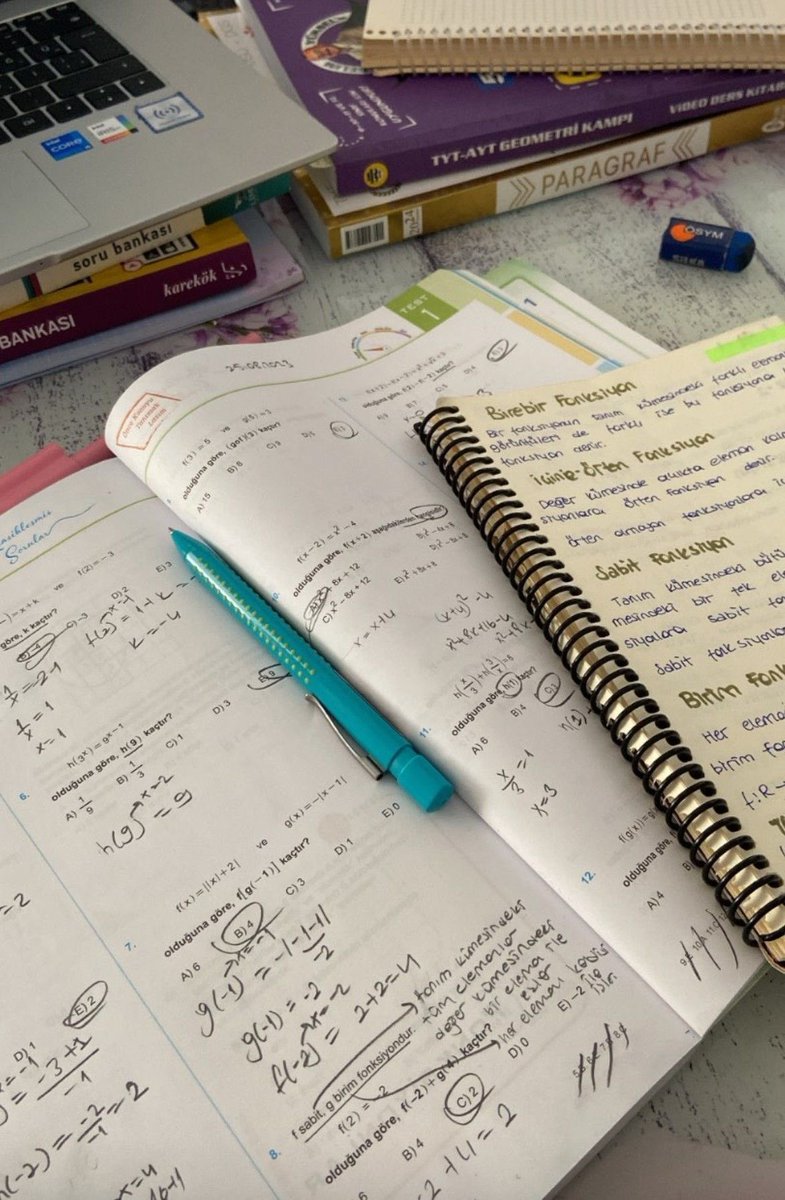 docsmjstudy's tweet image. ⌕ search: #studytwtbr | #studytwt 

☆ ⋆｡˚ ⋆୨୧˚ ˚｡

⁂ lia, liliana 🦢
⁂ 18, são paulo 📍
⁂ vestibulanda de medicina 🩺
⁂ enem e fuvest 🎯
⁂ primeiro ano de cursinho 🫧

♡/↺ : moots

🪼: livros, doramas, esportes e crochê