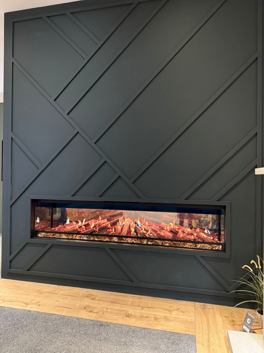 Evonicfires's tweet image. Our brand-new Genesis 1860 built-in fire is now beautifully showcased at The Fireplace Studio in Bramcote, Nottingham.
 
Click here evonicfires.co.uk/the-range/e-ll… for information on the Genesis built-ins range.
 
#evonicfires #electricfires #genesis #genesisbuiltins #4K #holographic