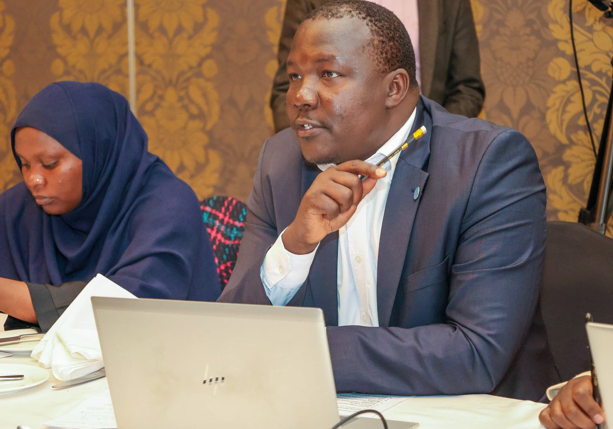 FAOKenya's tweet photo. Kenya Integrated Agriculture Management Information System (KIAMIS)a digital platform for farmer registration, E-voucher mgt, &amp;E-extension.
@DrAndrewkaranja accompanied by @DrRonohpaul @HamisiWilliams chaired a KIAMIS steering committee meeting.
KIAMIS is funded by @SwedeninKE. https://t.co/xaUB228xBF
