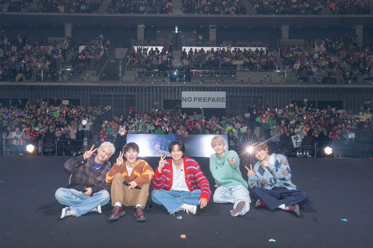 _to_mo_05's tweet photo. NO PREPARE 2days❤️💚
こんな素敵なイベントを開催してくれる
コムドットに感謝の気持ちしかありません！
周りのコムレンジャーも温かくて幸せだった🥹
ありがとうコムドット🫶🏻
また行けますように✨ https://t.co/7YH2TBByP9
