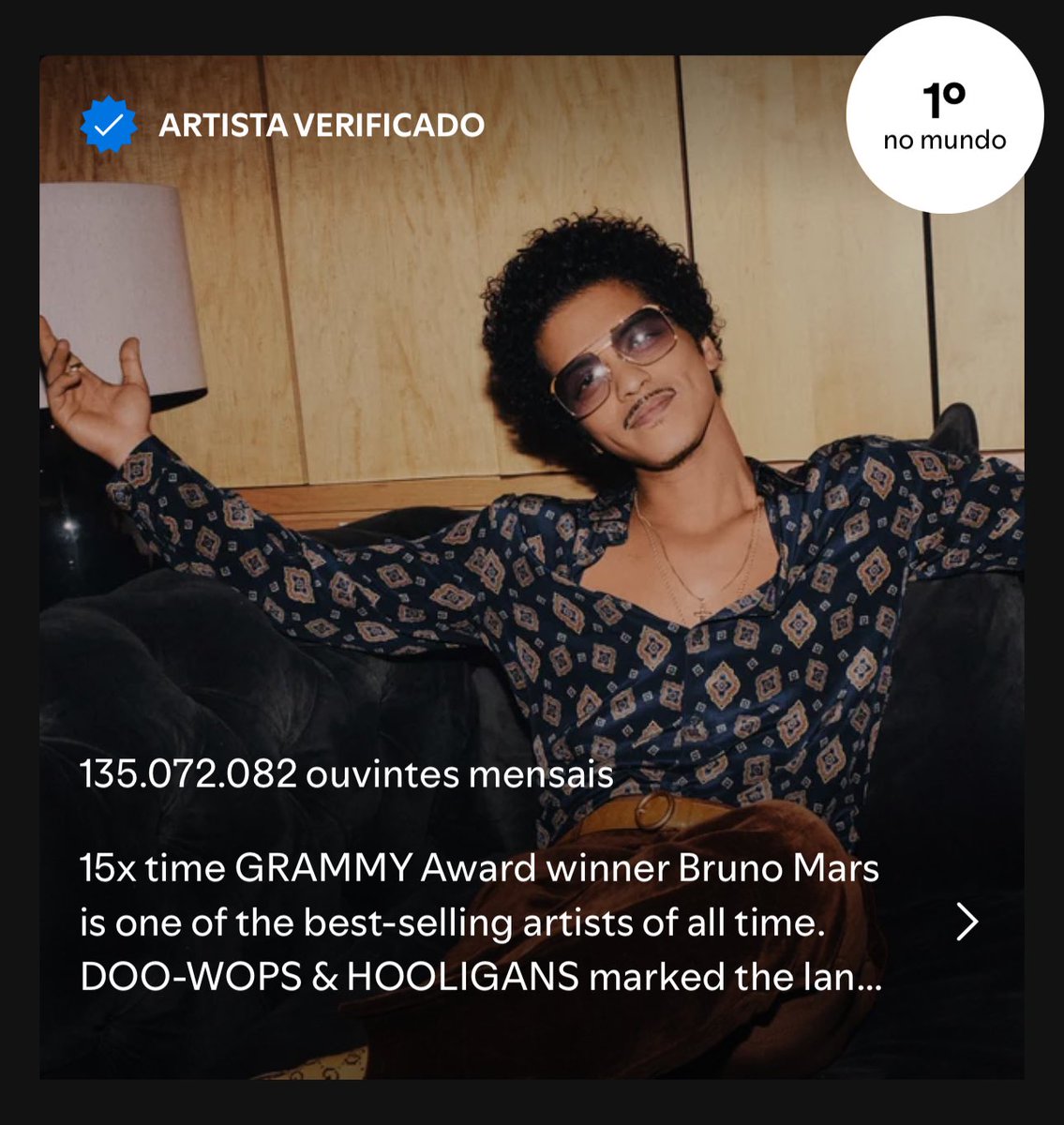 BrunoMarsAccess's tweet photo. NA FRENTE DELE? NINGUÉM! Bruno Mars permanece crescendo no Spotify e se torna agora o PRIMEIRO e ÚNICO artista da história a atingir 135 milhões de ouvintes mensais na plataforma, ganhando 216 mil novos ouvintes nas últimas 24 horas. https://t.co/sKTaiDceFJ