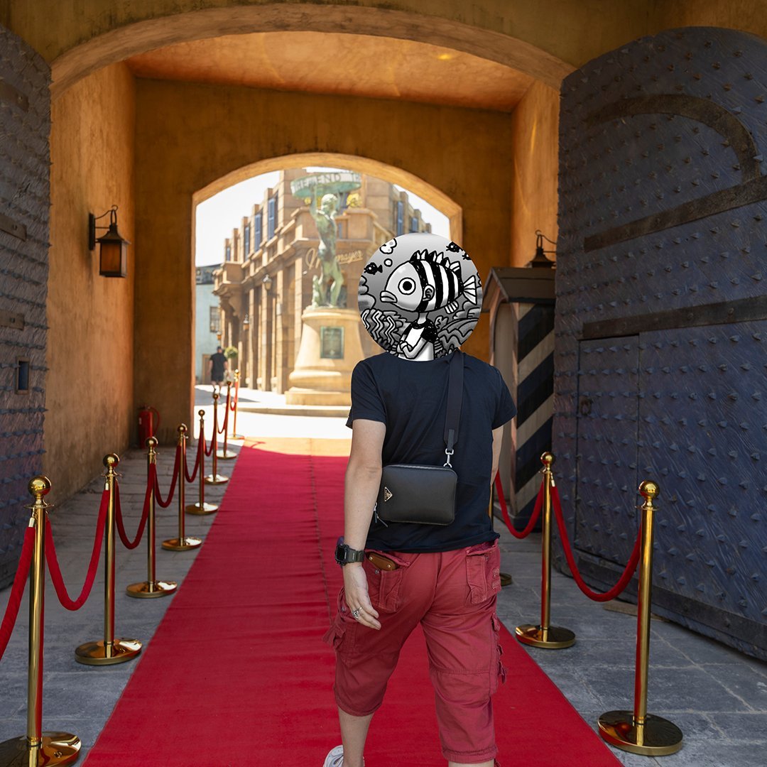 MontCorvo_Off's tweet photo. Photo d'Eiichiro Oda en Afrique du Sud pendant le tournage de la saison 2 de One Piece https://t.co/hJMNO9NM2o