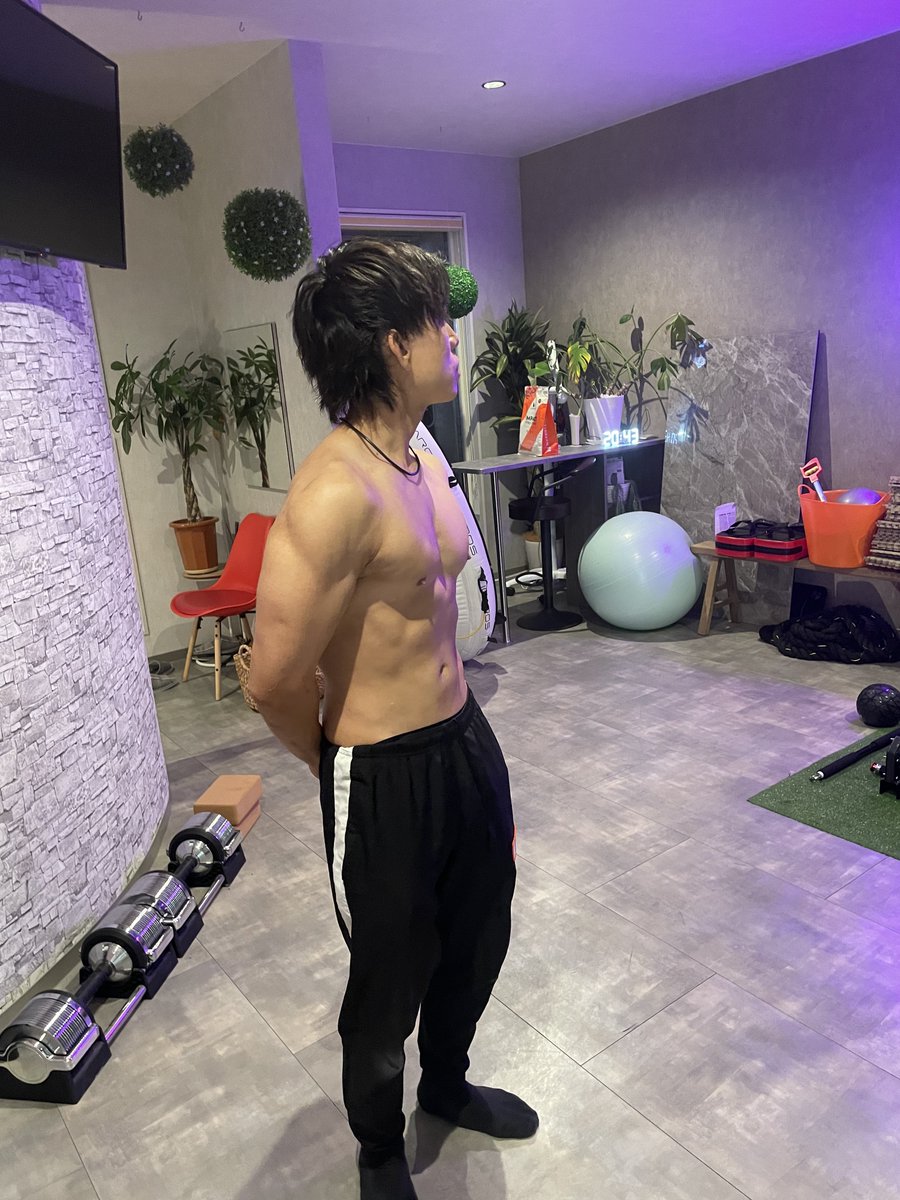 mukulee1okaniwa's tweet photo. 約1年ほぼ筋トレしてなくてもまだギリギリ筋肉量落ちてないです https://t.co/GJj7NAkOmS