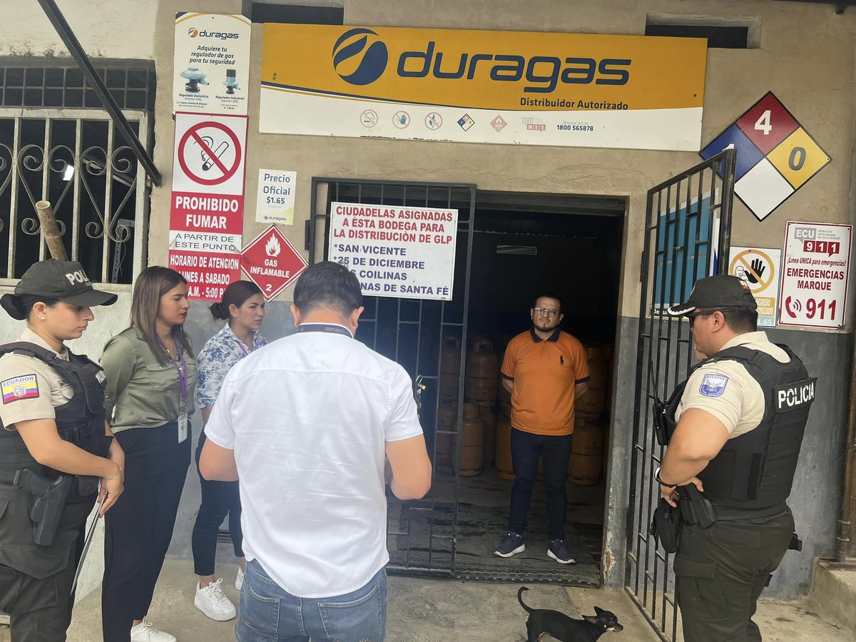 TPPalmales's tweet photo. OPERATIVO DE CONTROL DE GAS LICUADO DE PETRÓLEO.
FUERZA TAREA CONJUNTA 📷

Se procedió a realizar Operativo de control en el cantón Arenillas y sus parroquias en conjunto con @PoliciaEcuador y @ARCH_Ec https://t.co/EKRp25qs9q