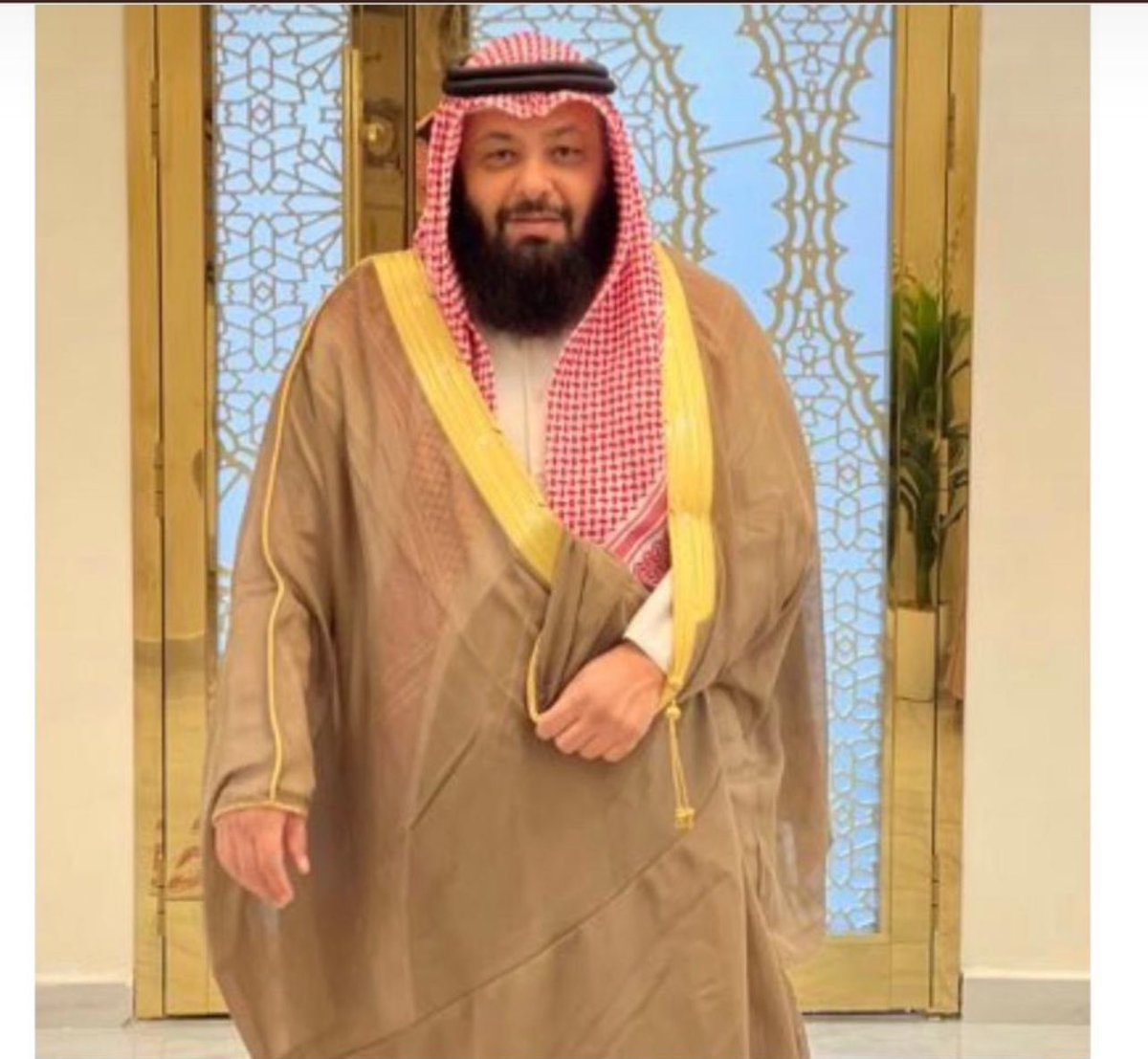 الأستاذ والمربي
#نواف سودي القعيط
أخ عزيز
وداعية مبارك
ومربي فاضل
تقاعد اليوم
بصماته مشهودة
وآثاره مشهورة
علاقته بالتلاميذ والطلاب لا تجارى
ونفعه للآخرين لا يمارى

موفق لكل خير 
أخي وحبيبي
وثبتنا الله وإياك على طاعته