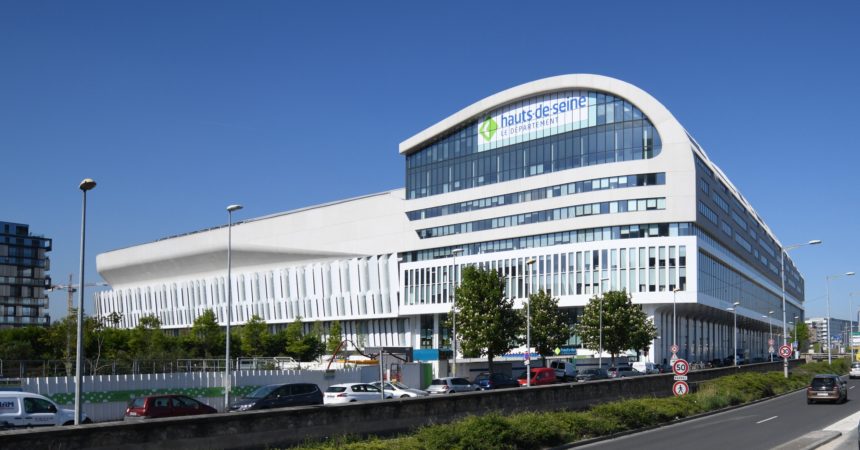 🔔Le 25 novembre, les conseillers départementaux des #HautsdeSeine ont examiné 66 rapports en commission permanente. Parmi les débats :
✅Les contrats de développement Département-Ville
✅Les Ehpad et résidences Autonomie
✅Le programme Rob'Autisme