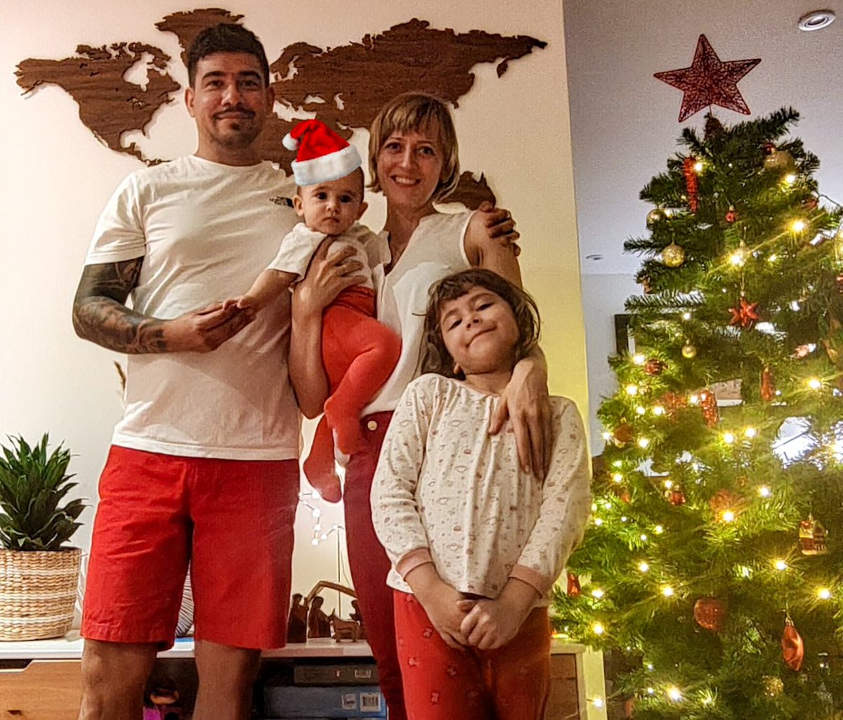 enriquejacquet's tweet image. #QUEREMOSJUSTICIA 
15 días sin mi hermano Osvaldo, mi cuñada Kristin y mi sobrino Philipe. Los mató Eugenio Sanabria Vierci, quien manejaba borracho y a alta velocidad.