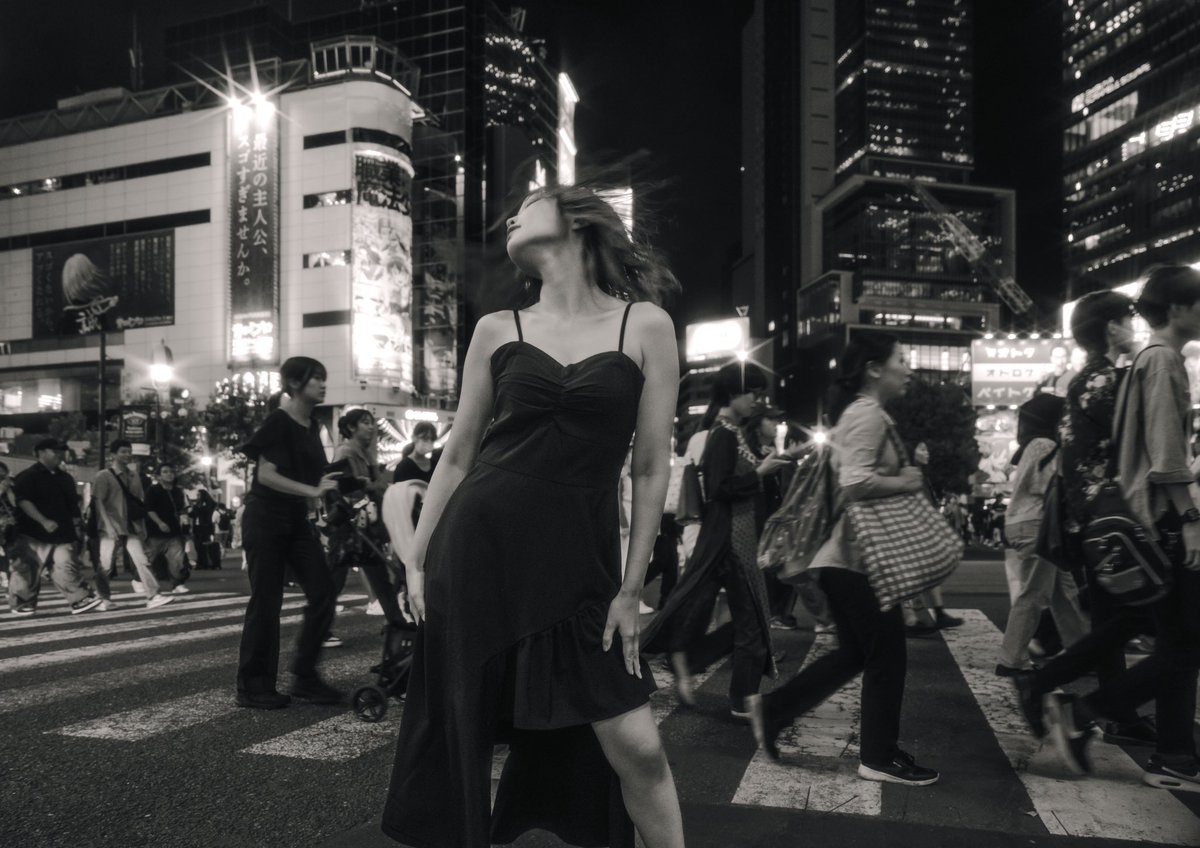 ポートレートありスナップありの自由な写真展 #13feet展 今週末開催です！

先日10/31-11/4に開催された
Real Portrait Nagoya 2024 での出展作品にアザーカットを加えて展示します

モデルは初音さん(<a href="/hachaaan0511/">初音</a> )です

2024/11/29(金)〜12/1(日)
ギャラリーZ上野(<a href="/galleryzueno/">ギャラリーZ上野</a> )