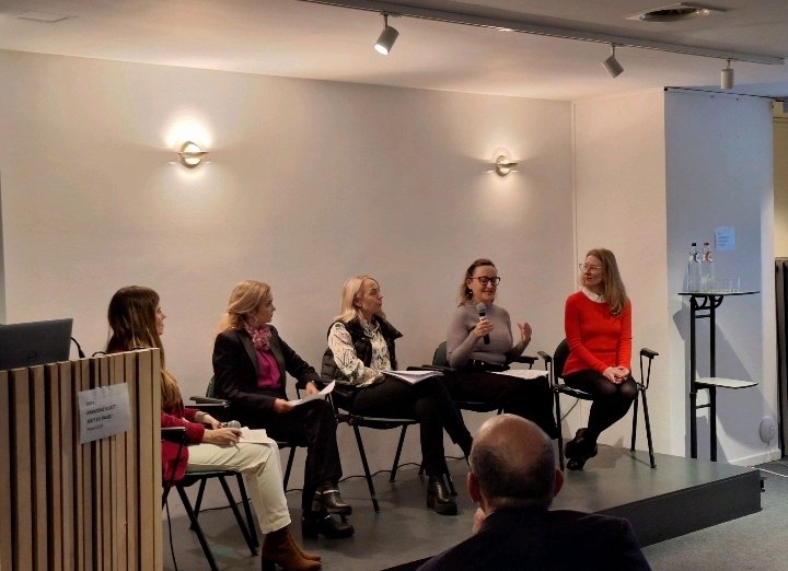 vroegeinterv's tweet photo. Interesting Q and A for the work group Quality of the @EPR_Network by veronika, susana,Anne and maria 👏👏👏 https://t.co/82WphSHj7T