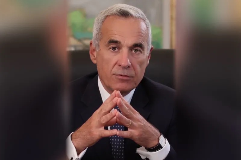 Eu o endorsez pe Lasconi in turul 2

Lasconi reprezinta Romania moderna, tanara, occidentala

Georgescu e un dubios, alunecos, care vrea sa duca Romania intr-o directe obscura