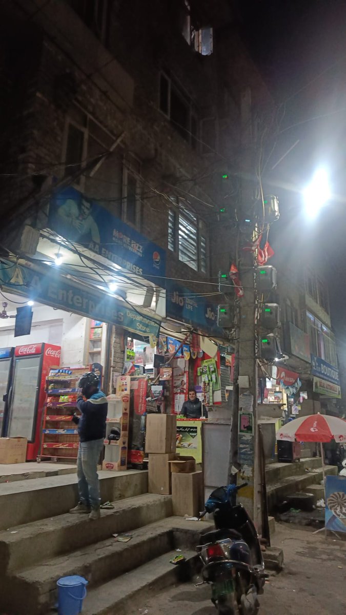 SdoRajbagh's tweet photo. Night #inspection conducted by sub divisional team Rajbagh.
@kpdclofficial 
@mussarat_zia 
@secircleII 
@EDIIndRajbagh https://t.co/jZL1N87RFK