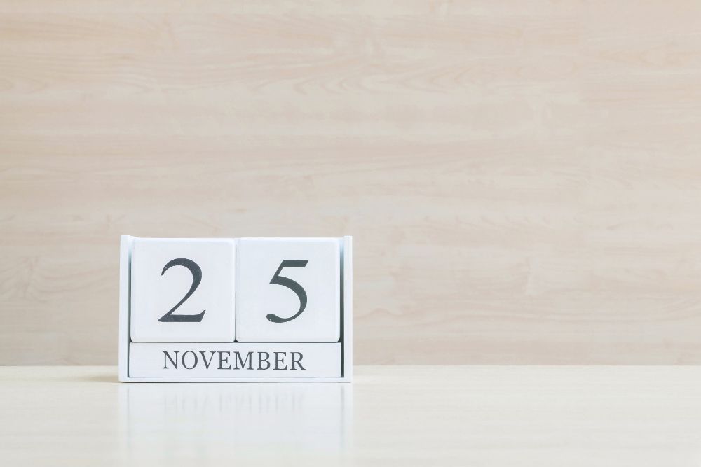 creativefazeinc's tweet image. I asked AI if it’s ready for December next week. 
It replied, “Define ‘redy.’”
Didn’t even catch my typo before thinking, “Same, AI. Same.” 

Happy Monday Everyone 😊 

#AlmostDecember #NotReady #AIHumor #TechLife #AIThoughts