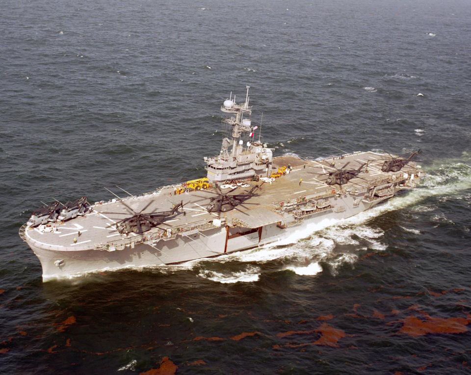 Boneyardsafari's tweet photo. You really see how small the deck is of USS Inchon MCS 12 with four MH-53E Sea Dragons spotted on the flight deck, circa 2001. #ussinchon #mcs12 #mh53 #mh53e #navalsafari #aviationsafari #aviationpreservation #boneyardsafari #aviationadventures https://t.co/1lcxNXltvV