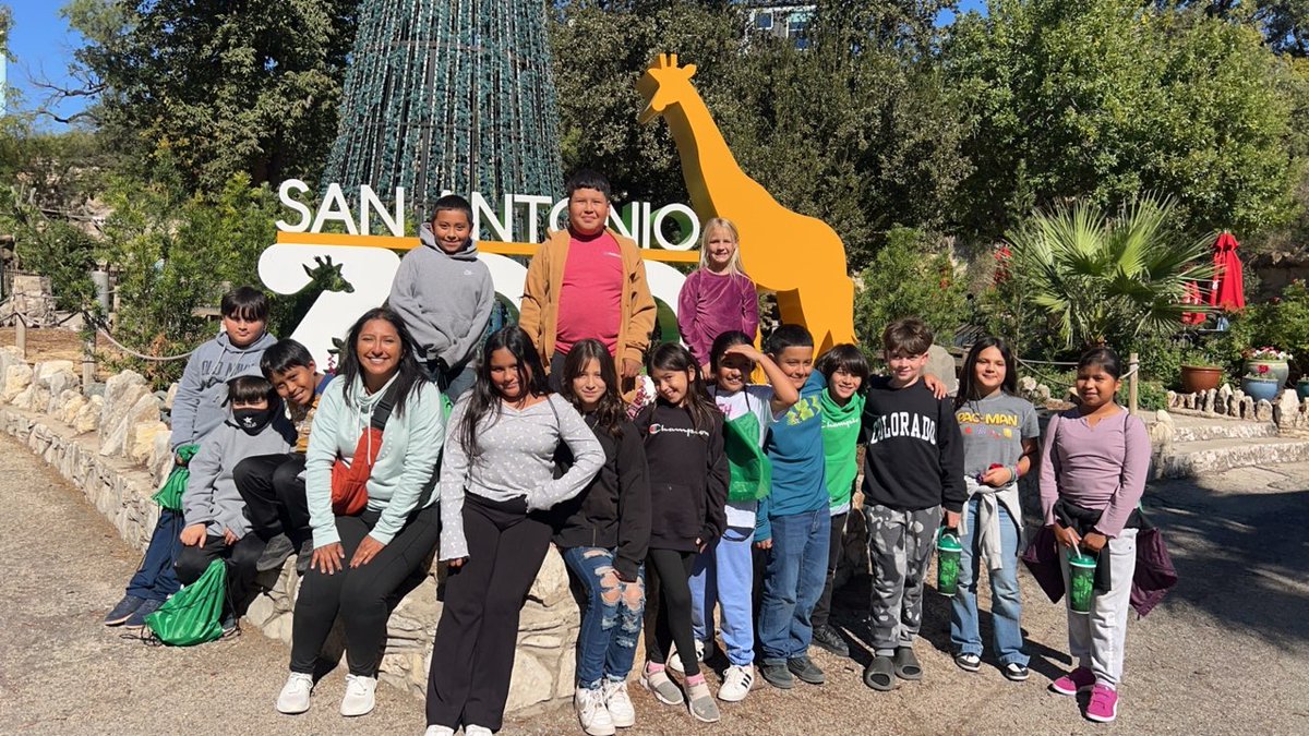 Late post: San Antonio Zoo for my 4th graders before the break. 
Happy Thanksgiving to all!