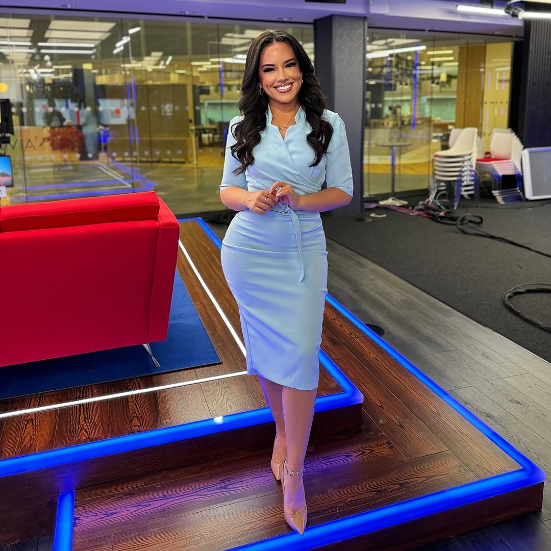 ThePrettyDress's tweet photo. @iamtatiana looks fabulous in the Piper Pencil dress!
#theprettydress #tpdc #theprettydresscompany #pencildress https://t.co/gIu6ayUy9o