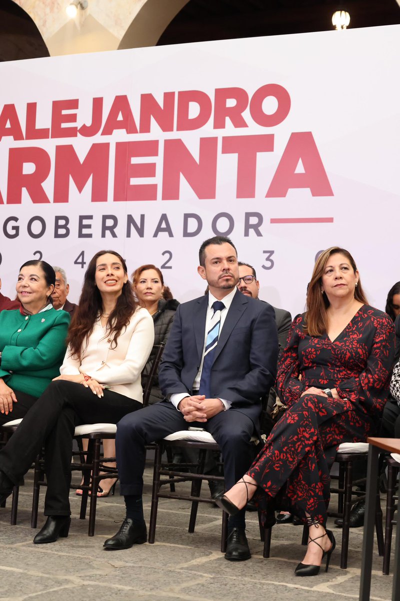 RutaElectoralmx's tweet photo. 🗞 ¡Última hora!: Alejandro Armenta [@armentapuebla_] realiza importantes nombramientos:

✅ @JLG_PARRA asume como Jefe de Gabinete y Oficina del Gobernador.
✅ @JoseTomeCabrera, nuevo Coordinador de Comunicación del @Gob_Puebla. https://t.co/kwBfg9b7fh