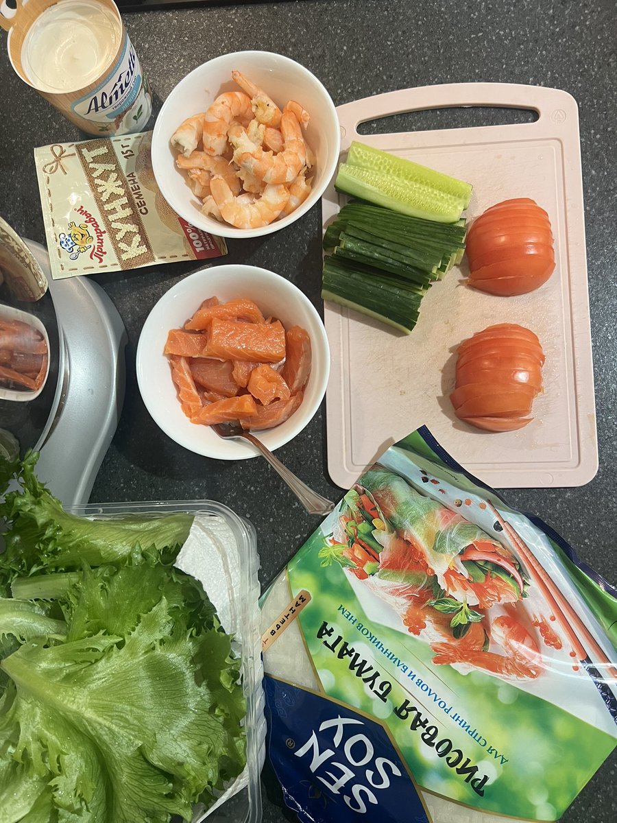 Aya_Melya's tweet photo. Spring rolls 🤤 https://t.co/WhOVMndCFt