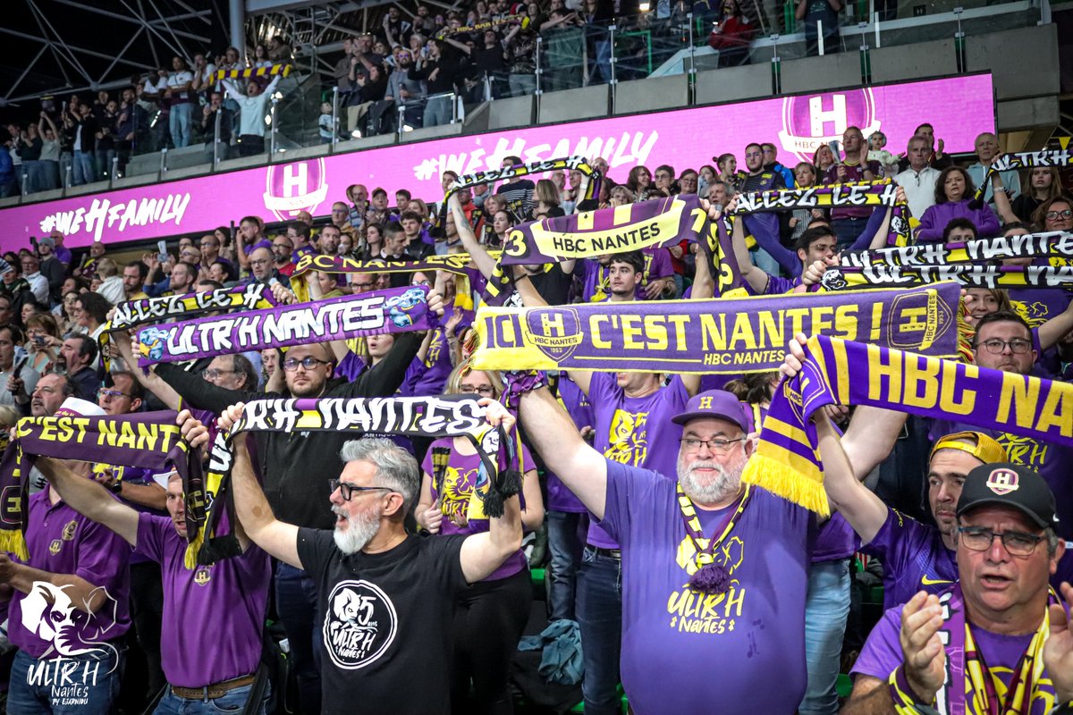 ultrhnantes's tweet photo. Clôture de cette année civile à la H'Arena face à Aix, retour en photos sur notre Kop !
https://t.co/b4UqQTwkj9
#handball #LNH #hfamily #WeHfamily #Nantes #ultrH #ultras #supporters #KOP https://t.co/mw52xY3et1