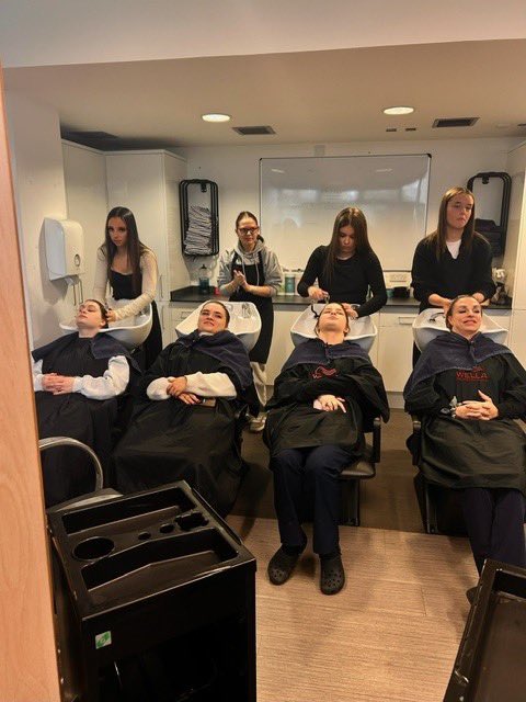 JET Academy tweet media