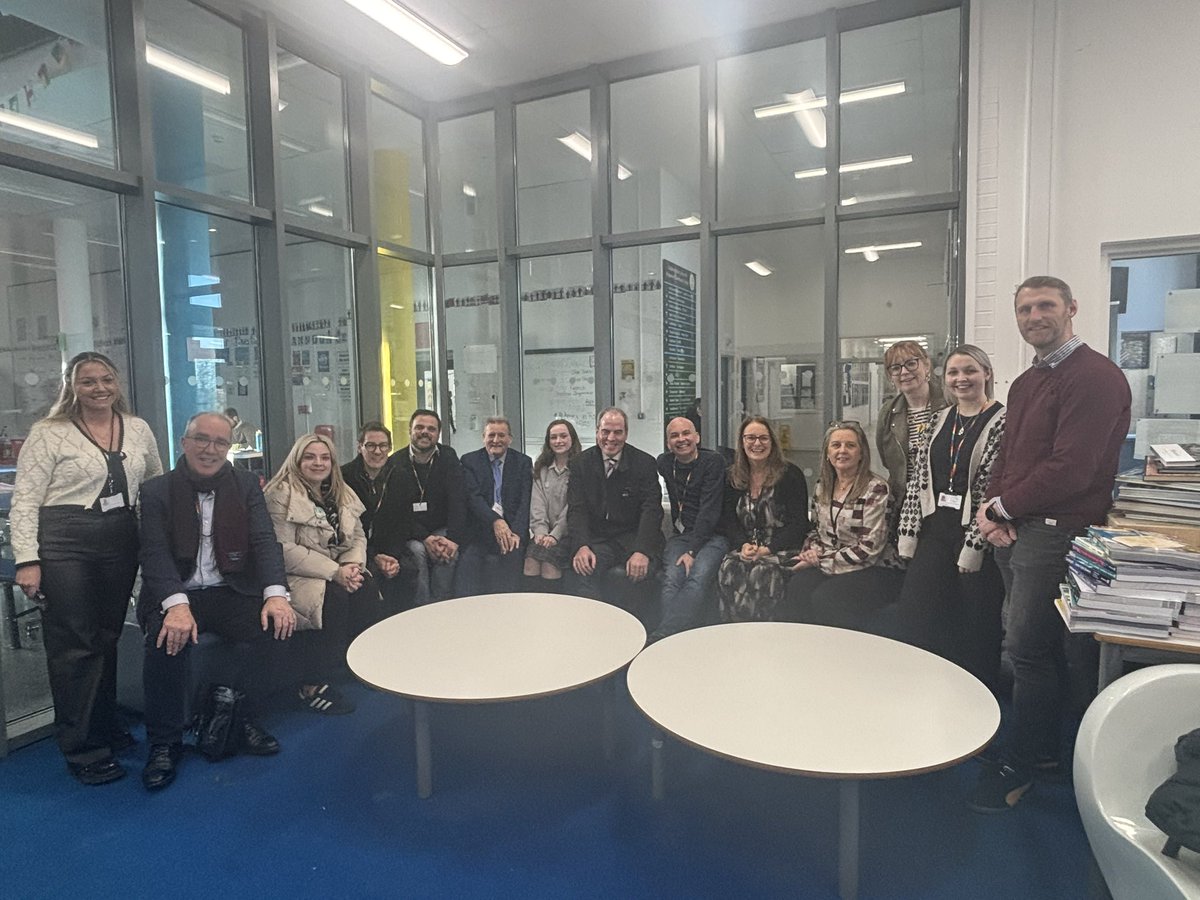 OideMaeve's tweet image. What an afternoon in @Kingswoodcc16 6 politicians debated topics, chaired by @CllrMickDuff from housing, lack of investment in sport at junior level, to Palestine. All were engaging and respectful of each other @JohnLahart @paulmurphy_TD @ciaranahern @rossom @niamhwho #alanEdge