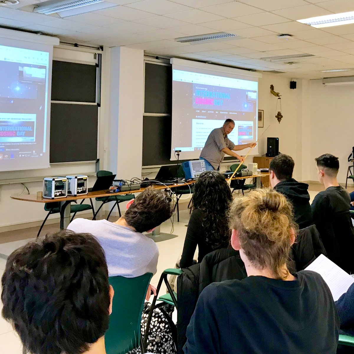 infn_pisa's tweet photo. 🌌 Il 26/11 torna l’#InternationalCosmicDay2024! 

Studenti delle  superiori esploreranno i raggi cosmici con l’INFN di Pisa, l’Univ. di  Siena e DESY. 

Una giornata di scienza e scoperte! 🚀 

#ICD2024  @OCRA_INFN https://t.co/8ZyR4gPzYu