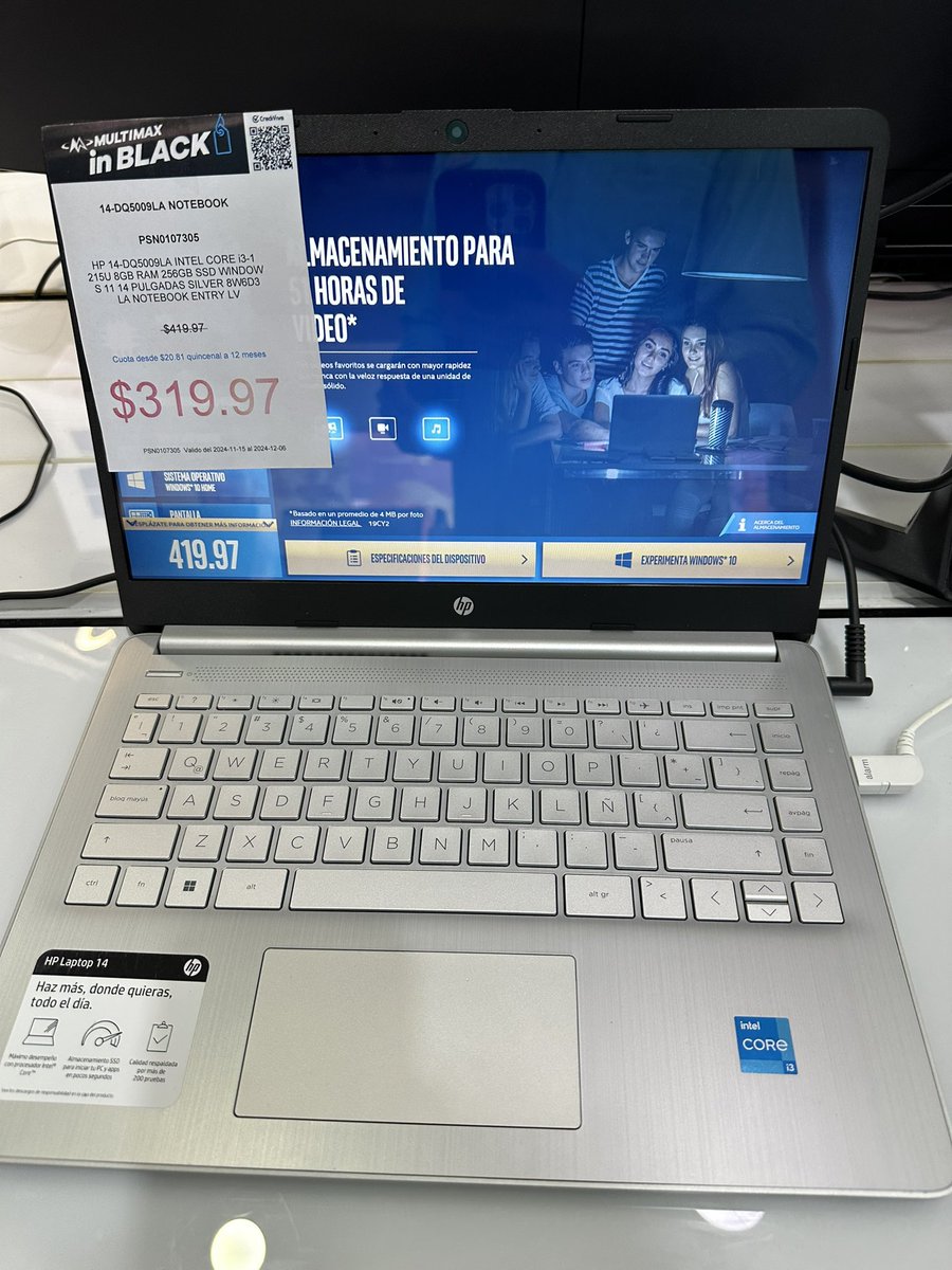 AlvaroAlvaradoC's tweet photo. Según Meduca cada computadora para los Estudiantes comprando 600,000 equipos tiene un Costo por equipo: B/. 358.00 (en comparación con B/. 615.99 a nivel local). Ahorro: B/. 154,794,000.00.
Bueno acabo de ir a Multimax y el mismo equipo de la marca HP tiene un costo de B/.319.97 sin descuento comprando solamente una. 
Estas son Especificaciones para las computadoras de los estudiantes:
Procesador: Intel i3
Memoria RAM: 8 GB
Disco Duro: 256 GB
Pantalla: 14 pulgadas
Cámara con cubierta de privacidad
Puertos: USB, HDMI, lector de tarjetas SD