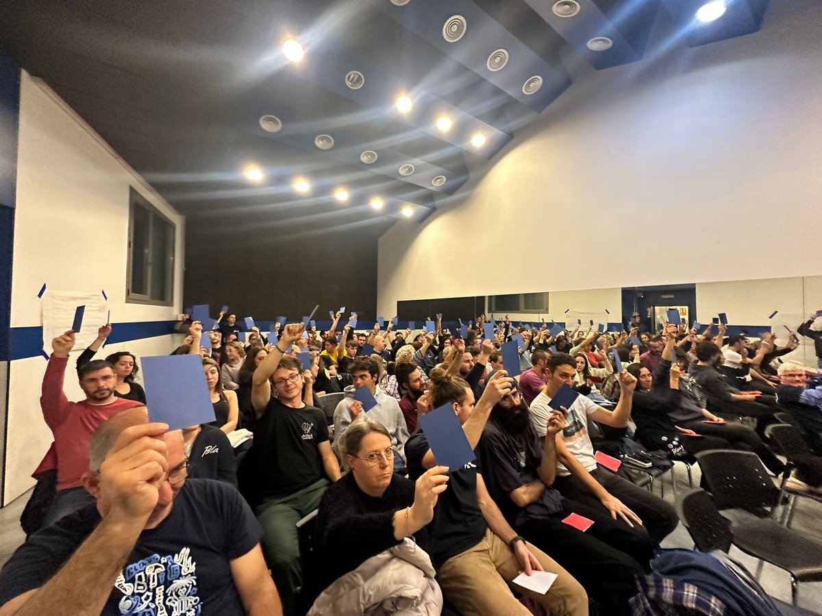 Aquest diumenge, 24 de novembre, vam celebrar l'última assemblea de Blaus d'aquest any, on vam tancar el pressupost i vam aprovar la junta per al 2025.

Seguim!💪🔵
#blaus2025
