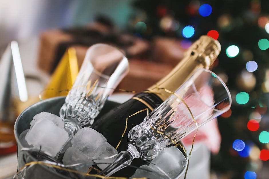 Blanc de Blanc or Blanc de Noir? Brut or non-brut? Vintage or non-vintage? Champagne or méthode traditionnelle? Whatever your preference, the Guild's December 5th tasting of festive fizz won't disappoint.
Join this Guild Signature Event  &amp; register here: ow.ly/rGEk50UeVKo
