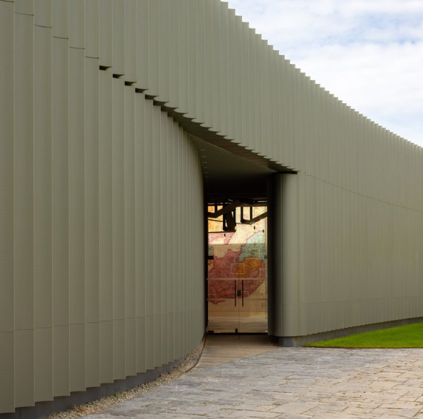 This project by Stone Wood Design uses a <a href="/vmzincuk/">VMZINC</a> #rainscreen in #pigmento green zinc installed by <a href="/amrzinc/">Architectural Metal Roofing</a> 
stonewooddesign.co.uk/the-story-of-e…