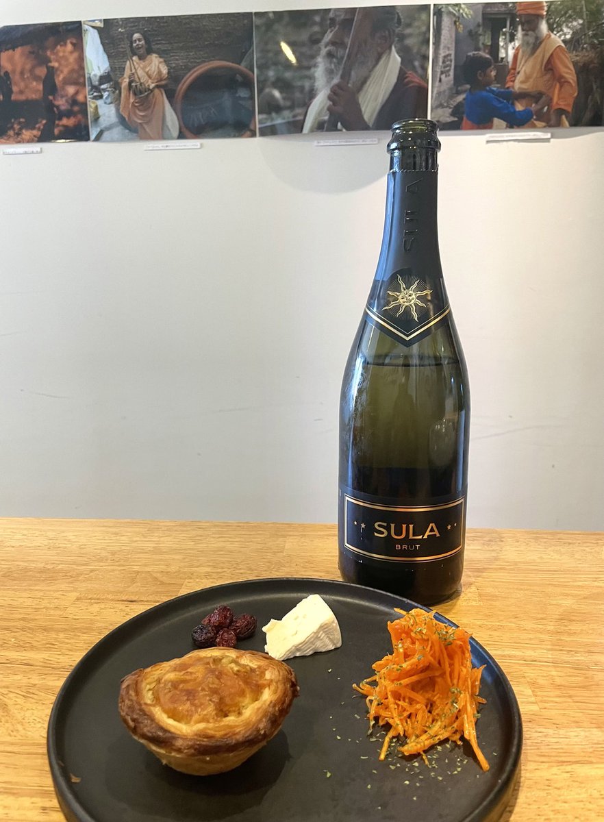 #パルバティバウル黄金の河を渡って 監督と編落ちカットを見る裏トークイベント、計2回の開催が終了。監督が編集に編集を重ね完成した本作がますます尊い映画となり、対象への監督の情熱に触れることがドキュメンタリーの魅力だと気づかされる貴重なイベントになりました。

#アップリンク吉祥寺