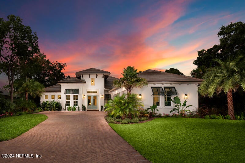CharlieSellsJax's tweet photo. ✨ PVB LISTING ALERT ✨

Step into your dream home with Bella Vista, where luxury and comfort come together seamlessly. This exquisite single-story design features 3 bedrooms, 3 bathrooms, and a spacious 3-car garage across 3,175 square feet. https://t.co/AHbrP1pNA5