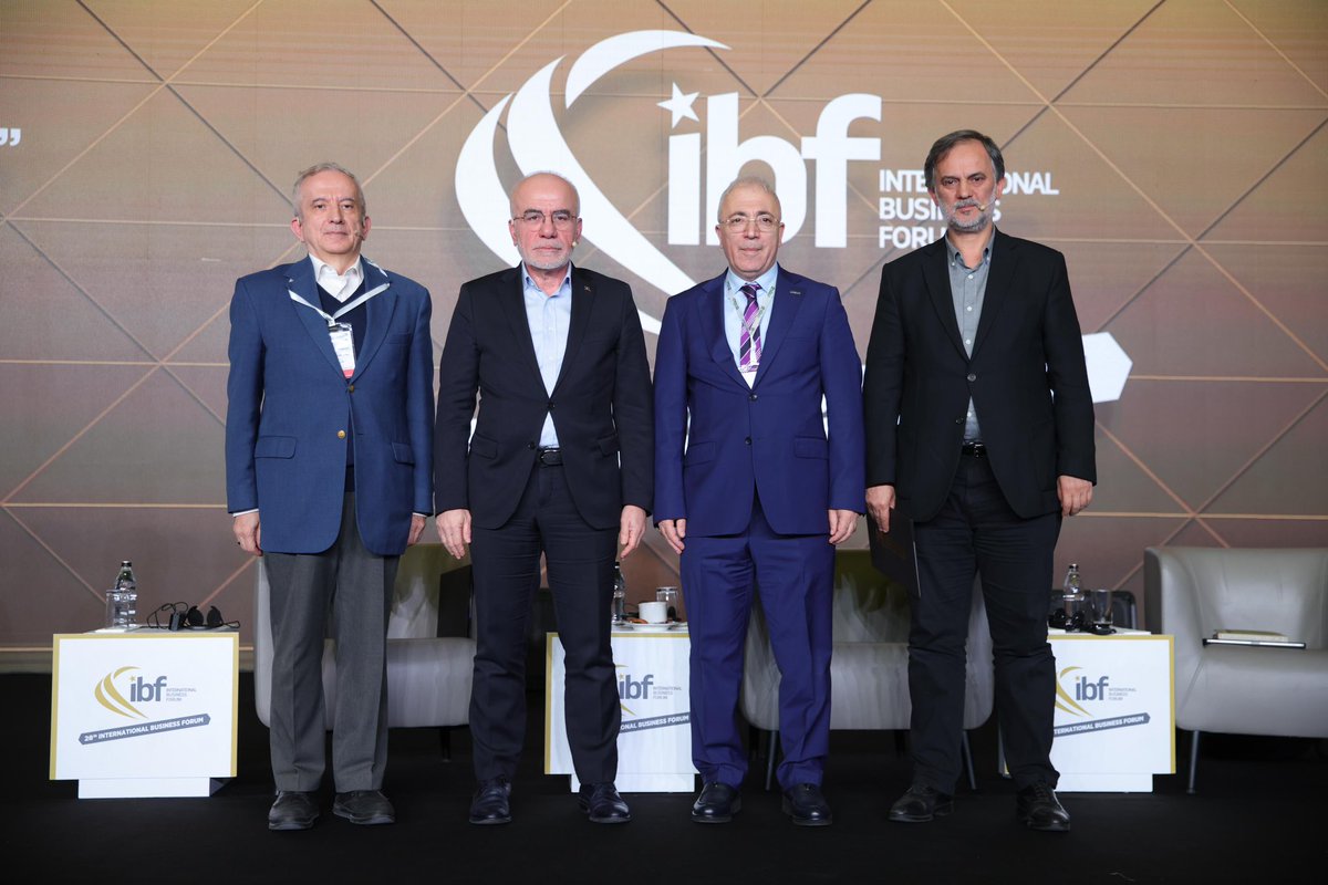 Entegre Bir Göç Politikasına Olan İhtiyaç başlıklı üçüncü ve son oturum; İstanbul Ticaret Odası Genel Sekreteri Prof. Dr. Nihat Alayoğlu’nun moderatörlüğünde gerçekleşti.

T.C. Cumhurbaşkanlığı Sosyal Politikalar Kurulu Üyesi Dr. İbrahim Altan ve İstanbul Medipol Üniversitesi