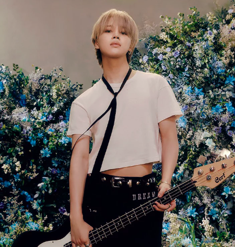 AboutMusicYT's tweet photo. Jimin has now a total of 6 nominations at the Billboard Music Awards. https://t.co/g1jlhD6hHl