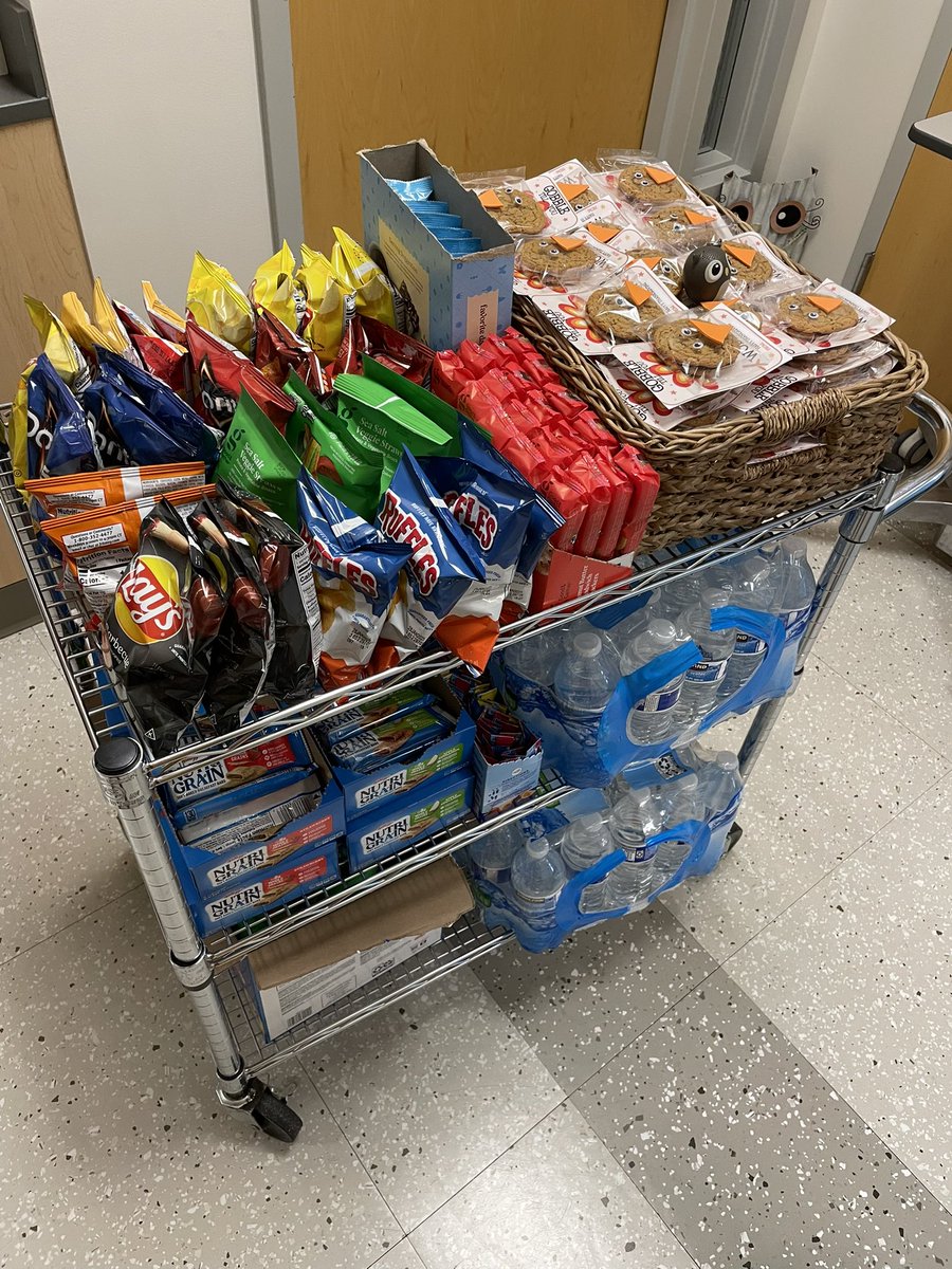 Andrea Palmisano (@mspalmisano) on Twitter photo Treats for our amazing staff. We are so thankful for each <a href="/TeamDundalkES/">TeamDundalkES</a> staff memeber🍁🍂🦃@JenPilarski Treats for our amazing staff. We are so thankful for each <a href="/TeamDundalkES/">TeamDundalkES</a> staff memeber🍁🍂🦃@JenPilarski