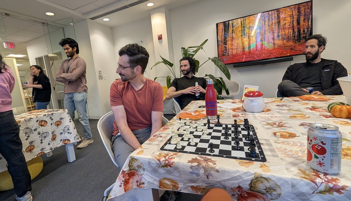 Hatch.Bio Labs tweet media