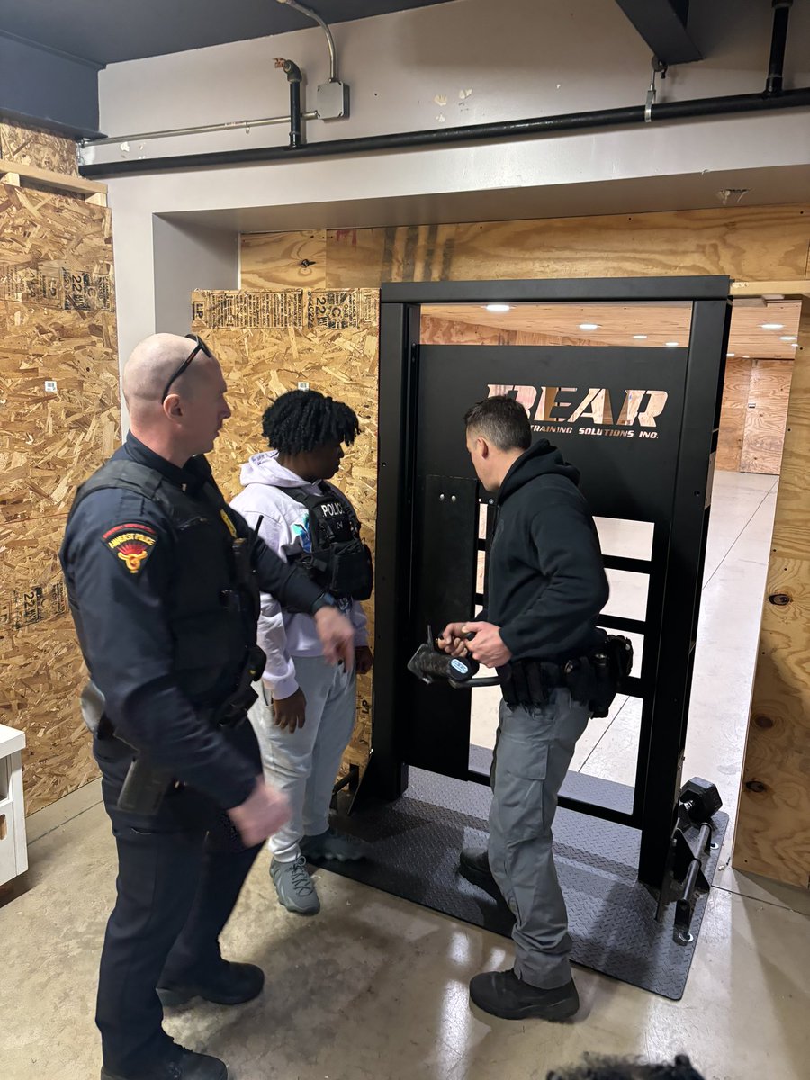 A huge thank you to the <a href="/amherstpoliceny/">Amherst Police NY 🚔</a> for hosting Sweet Home’s Criminal Justice students today! <a href="/SweetHomeCSD/">Sweet Home Central School District</a>
