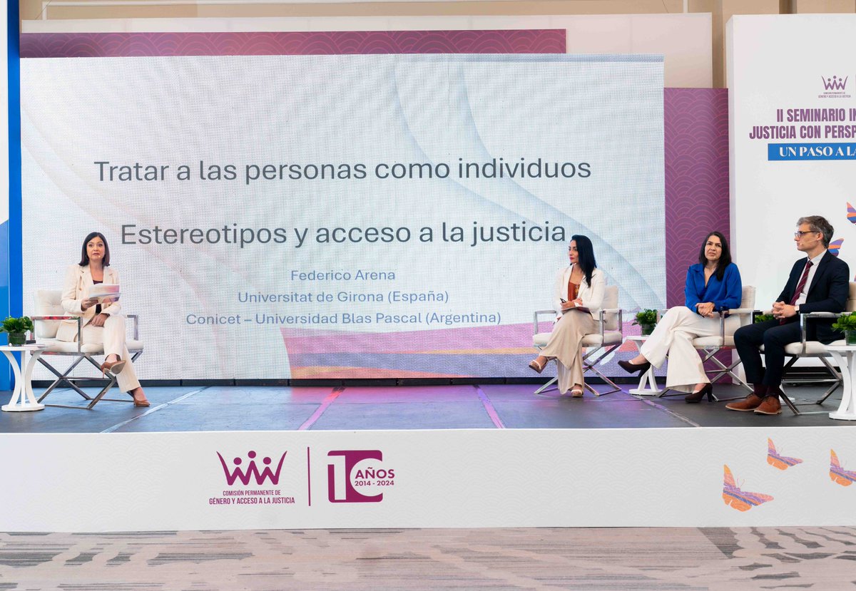 CumbreJudicialI's tweet photo. La jueza Maite Oronoz, jueza presidenta del Tribunal Supremo de Puerto Rico y Comisionada Presidenta de Puerto Rico, junto a la Dra. Isabel Jaramillo; el Dr. Federico Arena y la Dra. Elithet Silva https://t.co/QHoHoloXya