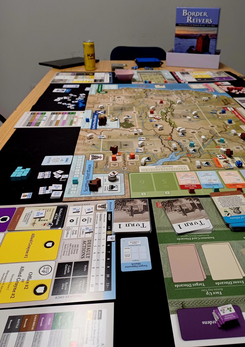 vanlast2's tweet photo. #BorderReivers en @enclavedejuego
Primera partida a 4 jugadores. Es su número porque a 2 y 3 es un lío al tener que llevar 2 familias cada uno. https://t.co/8gMActb7hl