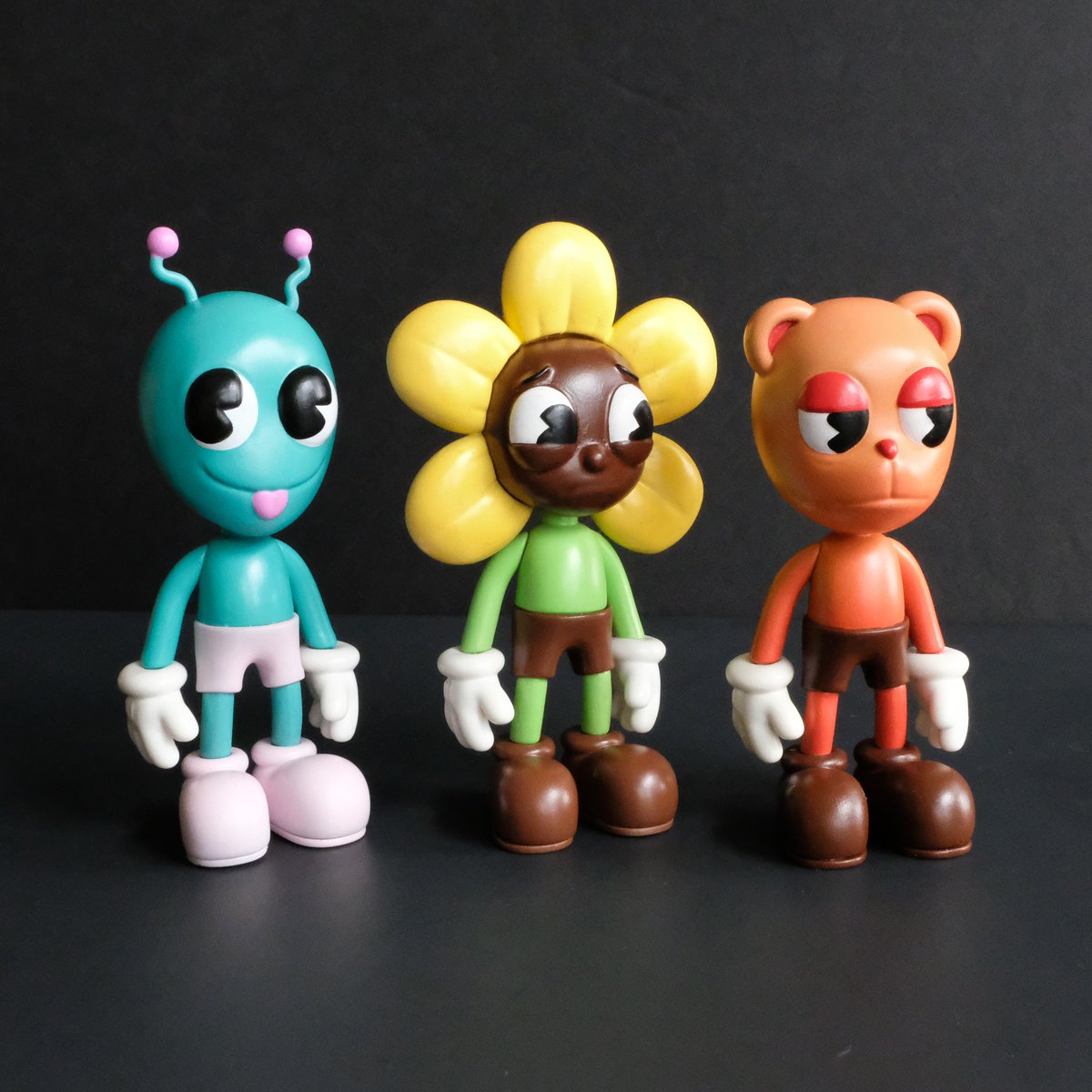 toonies_art's tweet photo. 1 of 1 Toonies figures 👽🌻🐻

featuring Teal Alien, Rage Bear, &amp; Sunflower Flower https://t.co/TX2tWzEyOg
