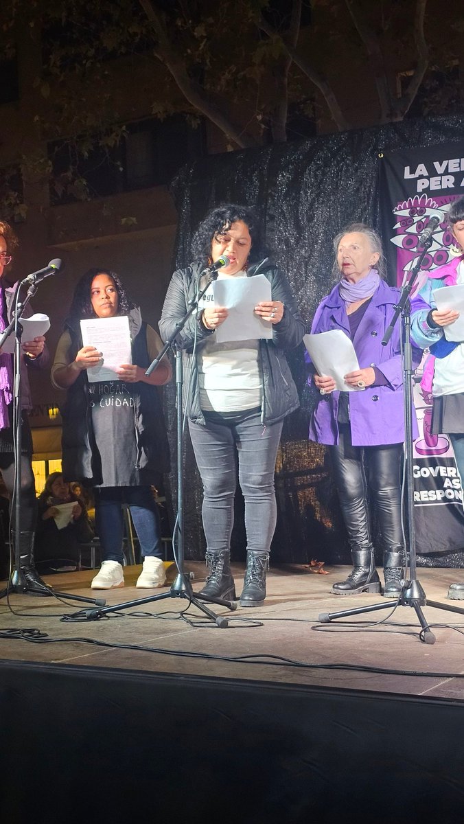 <a href="/caladona/">Ca la Dona</a> <a href="/SINDILLAR/">Sindillar</a> <a href="/FESOCAinfo/">FESOCA</a> <a href="/RegularizacionY/">✳️ RegularizacionYa Cuenta Oficial</a> 🗨 "Exigim el reconeixement de les treballadores de la llar i les cures dins del règim general de la Seguretat Social, i compliment efectiu del Conveni 189 de l'OIT." Paula Santos <a href="/MujeresMigrante/">Asociación Mujeres Migrantes Diversas</a> 

#25NJuntesVivesiRebels 
#VergonyaiPorxAgressors