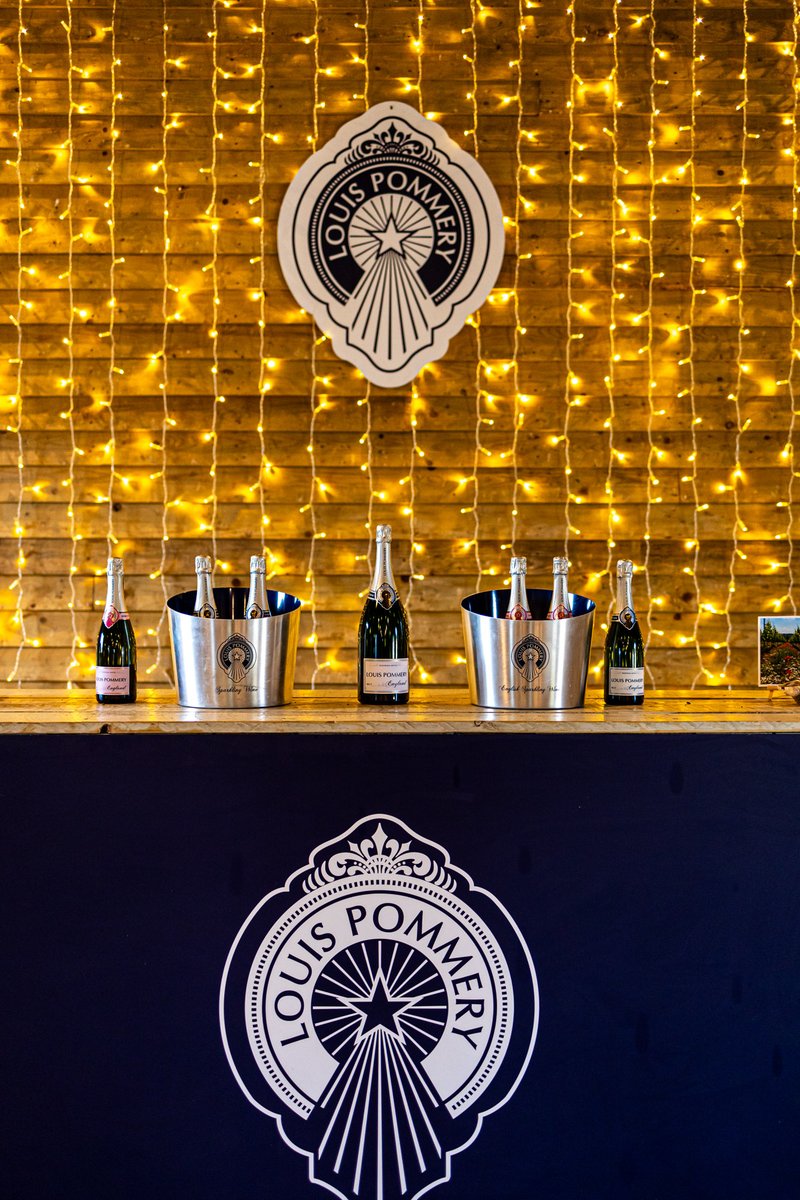 Pommery was the first Champagne House to release an English sparkling wine 🥂

Please drink responsibly.

#louispommeryengland #pinglestoneestate