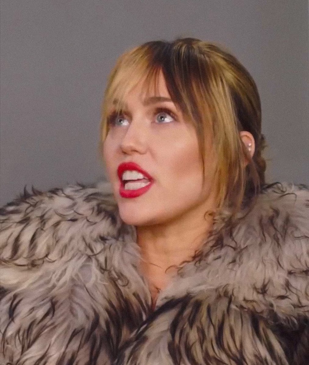 MileyUpdates's tweet photo. Miley Cyrus https://t.co/mCM2wv9t1A