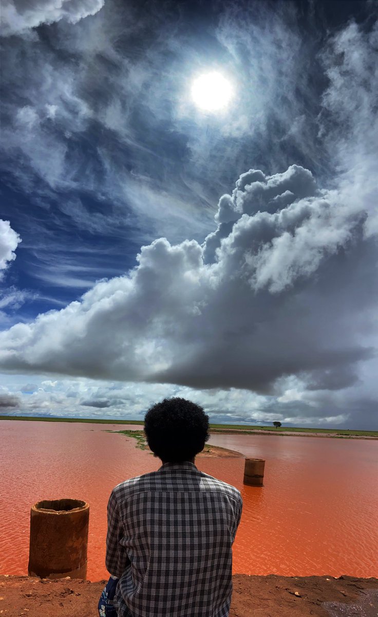 1/2 Abti Hawd, a professional photographer from the Hawd Reserve, captures breathtaking nature photos, showcasing the animals and natural beauty of the region. His work offers a unique perspective on rural life while highlighting the cultural and ecological importance of the area