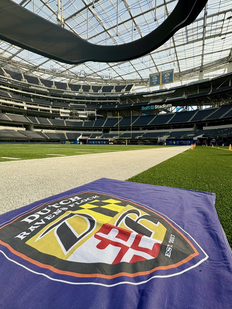 DutchFlock's tweet photo. Gameday in LA! ☀️ 

Baltimore Ravens (7-4)
Los Angeles Chargers (7-3)

🕰️ 5.15 pm / 2.15 a.m. (+1)
🏟️ SoFi Stadium
🗓️ MNF

With
💜 Dutch Flock in attendance
⚡️ versus the LA Ravens
🎱 can Lamar shine again on prime time?
🏈and the Ravens bounce back from last week?

#RavensFlock https://t.co/g98caukeqH