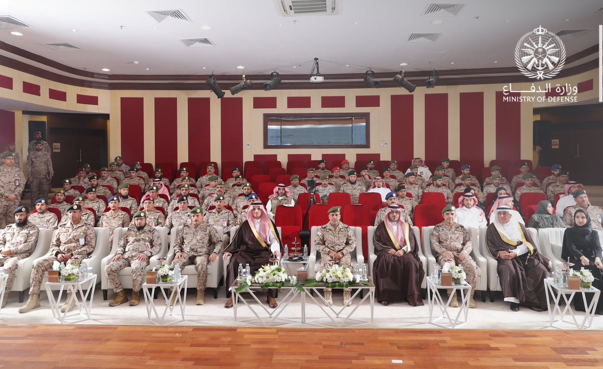 modgovksa's tweet photo. #القوات_البرية وهيئة تقويم التعليم والتدريب، توقعان عقدًا لتنفيذ الدراسة التقويمية للاعتماد الأكاديمي المؤسسي العسكري لكلية الملك عبدالعزيز الحربية والمرافق التعليمية للقوات البرية. https://t.co/X1wcgmd5se