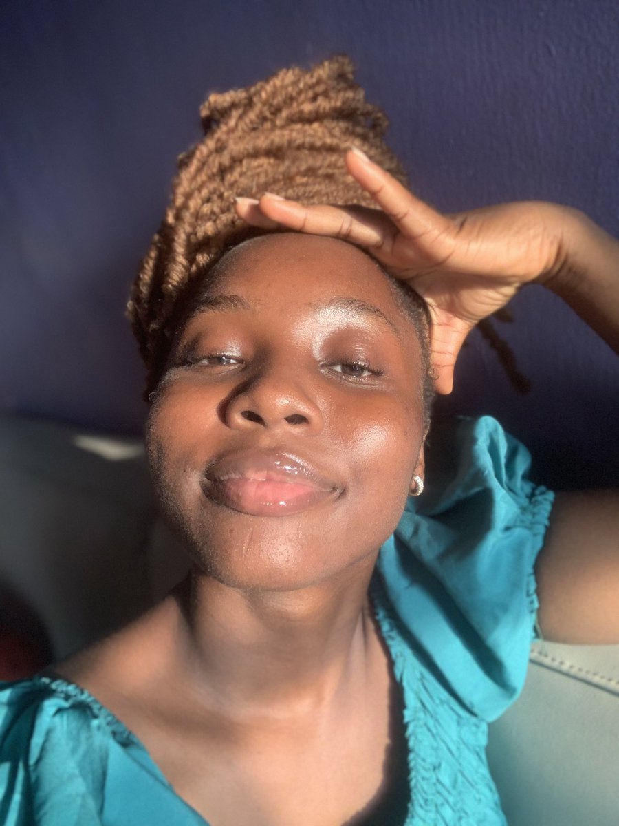 _Layemi_'s tweet photo. We love, we lose 
We get hurt, we learn to forgive.

Welcome to the 20’s where we learn, unlearn and relearn💐 https://t.co/iTsREiwSUt