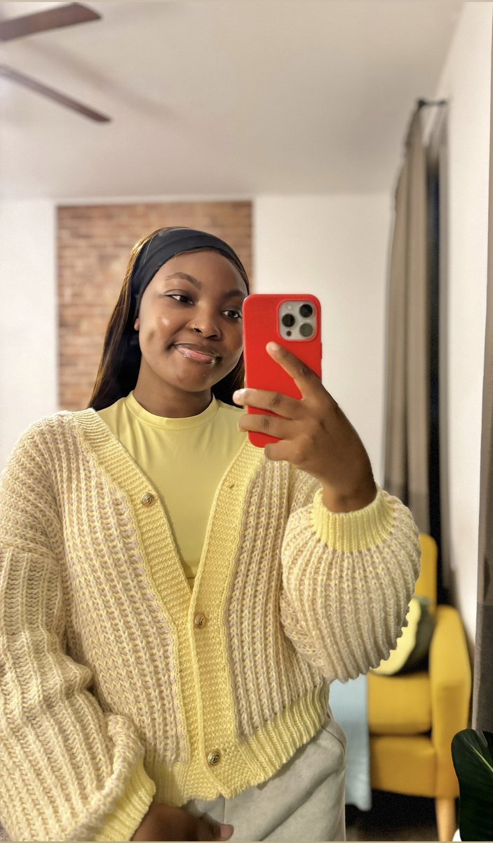 AbikeDeRoyalty's tweet photo. Bare face and dimple https://t.co/uw9lBwsmOM