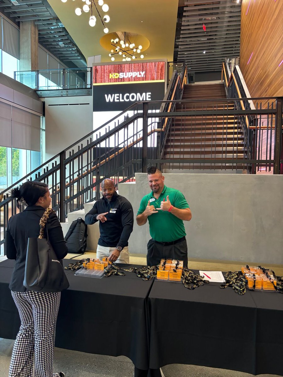 Redi_Carpet's tweet image. The Redi Carpet Atlanta branch recently had an awesome training session with the HD Supply crew! Great vibes, insightful discussions, and great learning moments. Big thanks to everyone involved! #RediCarpet #HDSupply #WeAreRedi #MultiFamily #Atlanta