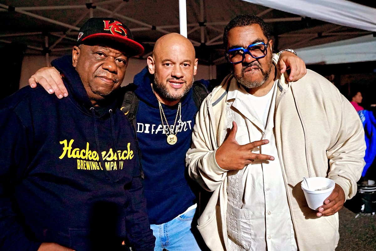 Ted Smooth with the Awesome 2 at "Vibes in the Garden" presented by eBay curated by the Awesome @hackensackbrewing @ebay <a href="/tedsmooth/">TEDSMOOTH</a> @theoohchild2 @specialkawesome2 Man u never know who might rock out at VIBES !